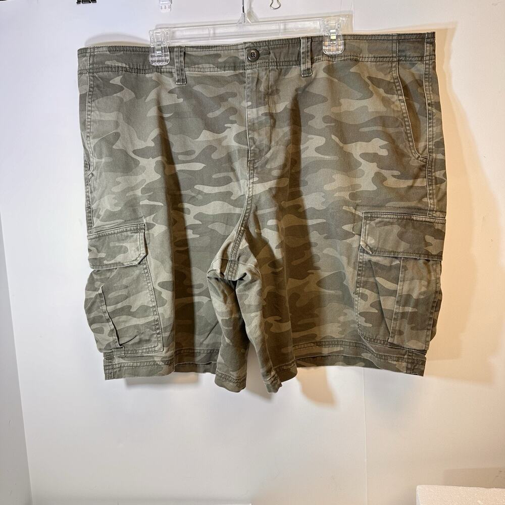 George Mens Cargo Shorts Green Camo Size 46 Pockets Cotton Belt Loops